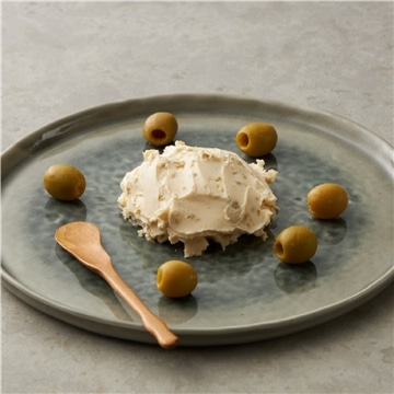 チーズの味噌漬（オリーブ）　60g