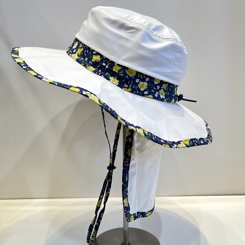 ネックガード付きハット 花柄　ネイビー