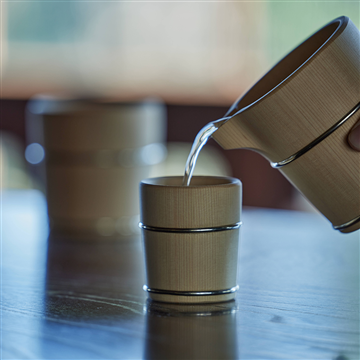 桶栄　ぐいのみ