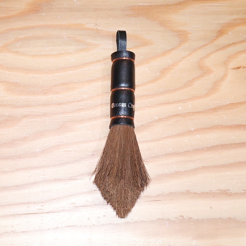 Broom Craft　国産棕櫚手箒レザー　ブラック　１本入