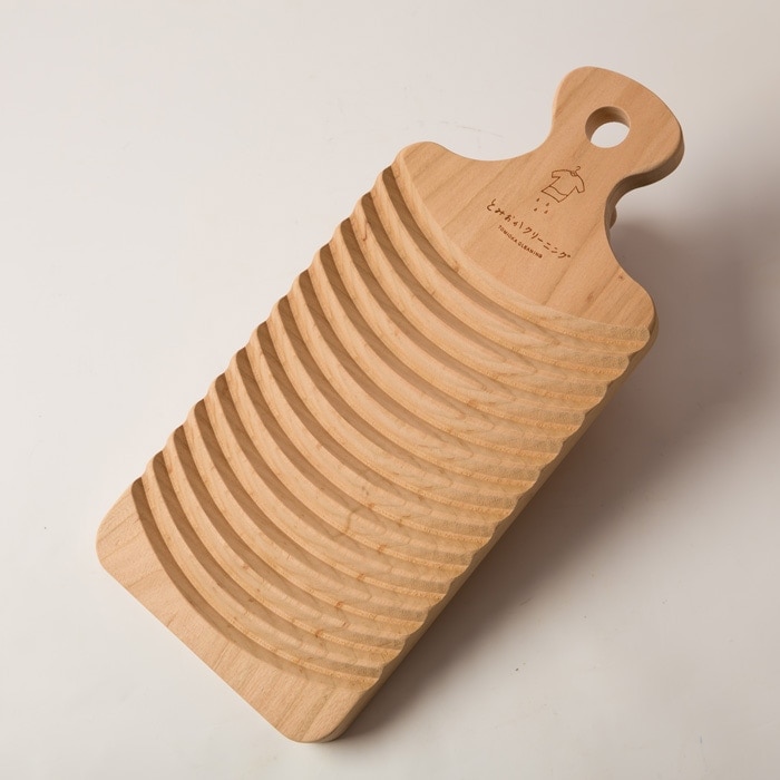 とみおかクリーニング　サクラの洗濯板