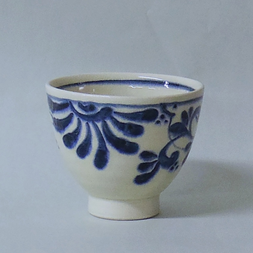 高台4寸丼　ツル唐草