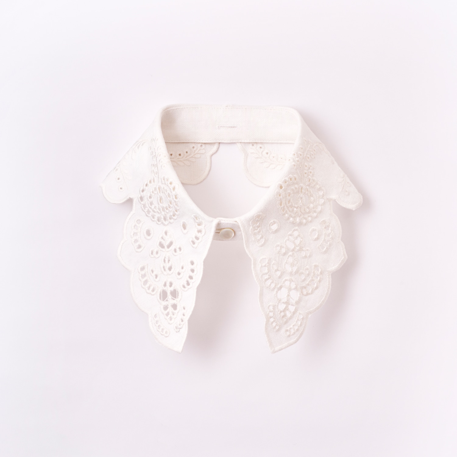 付衿ボーラー花刺繍（ホワイト）BOX付　1個