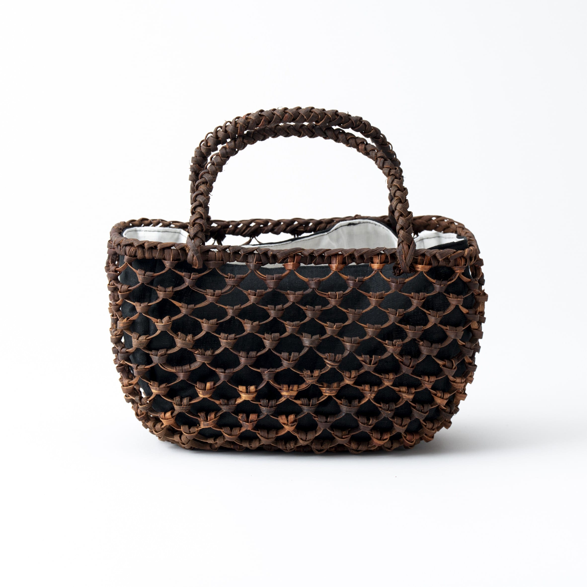 山葡萄うろこ編み 中サイズ　1個入り