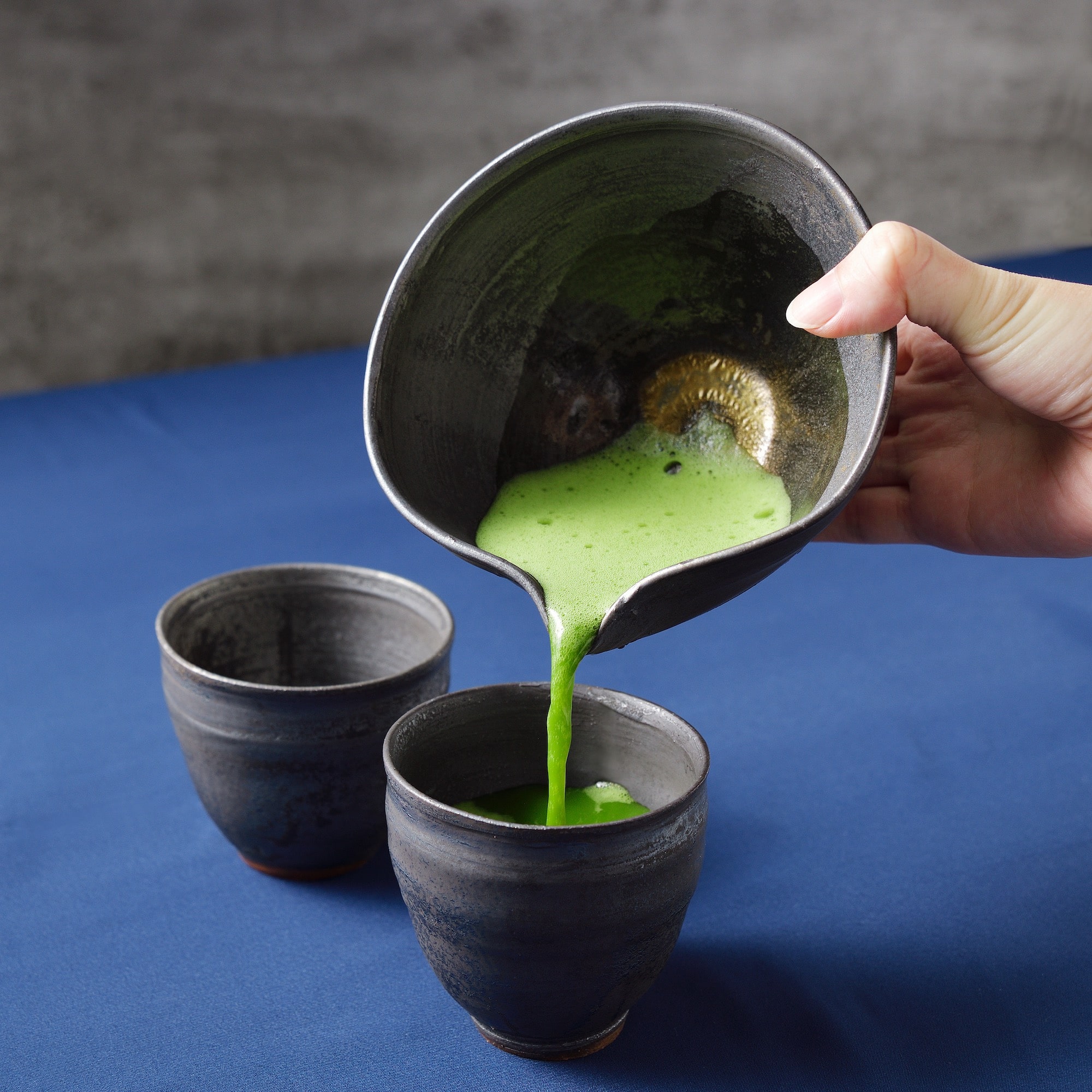 常滑焼　片口抹茶碗セット（善次黒）