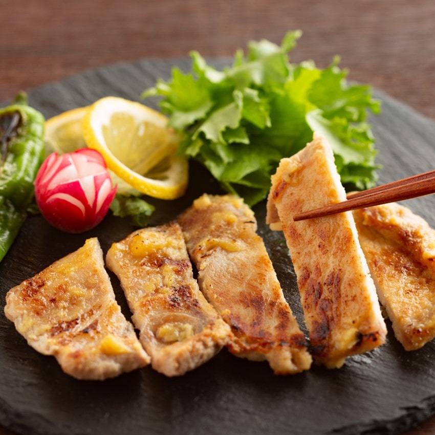 〈料理屋まえかわ 前川浩一監修〉国産豚肉の西京味噌たれ漬