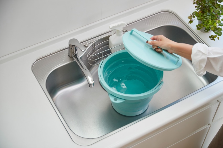 おりたためるバケツ8Lフタ付き ミントグリーン MN