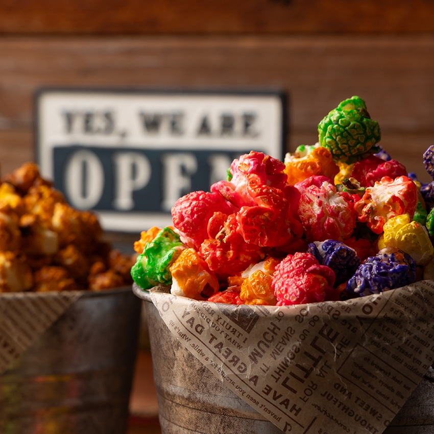 カップ×2）本場アメリカの製法！甘塩カラフルケトルコーン！(蓋つき