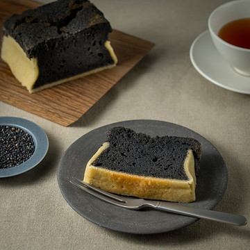 黒ごまのパウンドケーキ 1個 (羽田限定ラッピング)