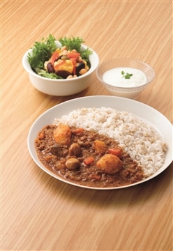 野菜いっぱい牛たんキーマカリー