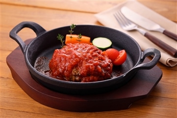 牛たん入りハンバーグ（トマトソース）