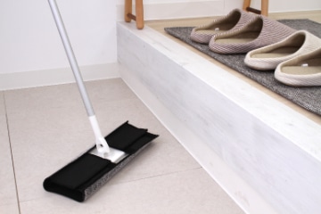 玄関の床洗いタワシ ブラック