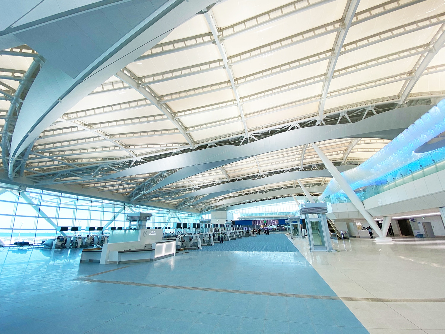 国際線出発ロビー 